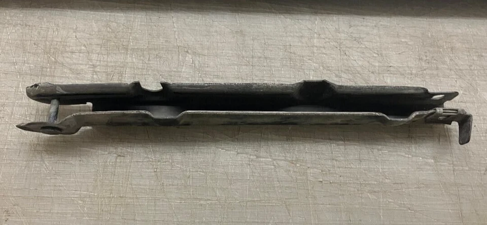 SOPORTE PARACHOQUES IZQUIERDO MERCEDES-BENZ SL500 SL550 R230 2003-2008 P/N A2308800614 Foto 2 de 4