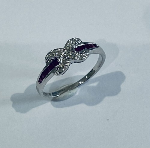 9ct Gold 375 White Diamond & Ruby Kiss Ring - Size N - UK Hallmark - Picture 3 of 4