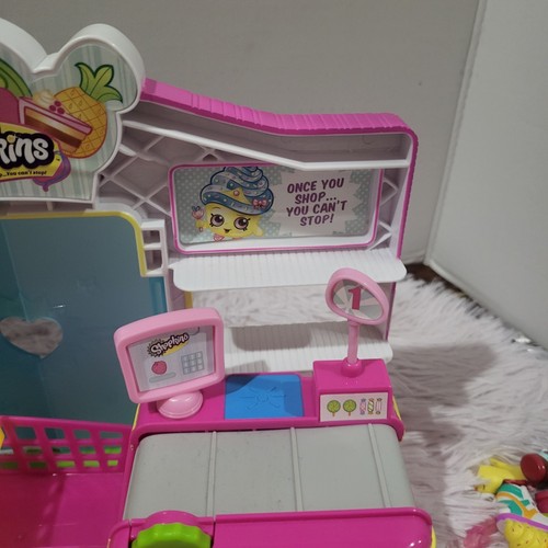 Tienda de comestibles Shopkins Small Mart y bonito refrigerador N Icy lote mixto con accesorios - Imagen 5 de 24