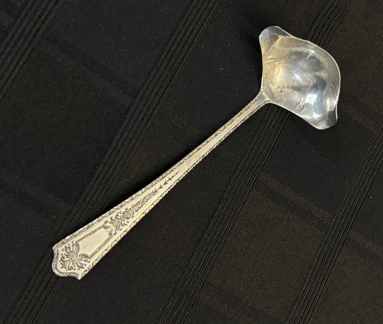 Baker Manchester Princess Cream Sauce Ladle Sterling Silver 5.25” c. 1928 HTF
Opens in a new window