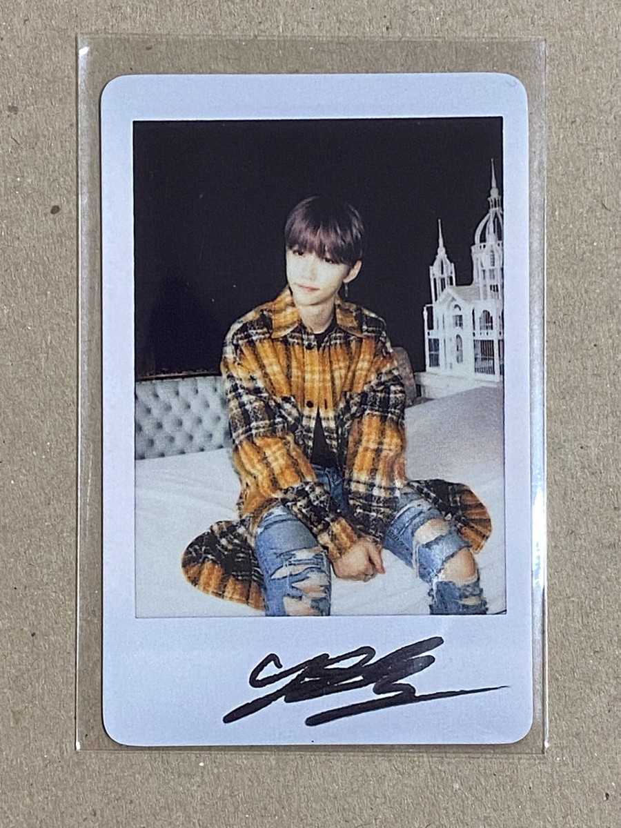STRAY KIDS World Tour District 9 : Unlock OFFICIAL POLAROID
