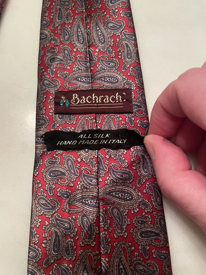Corbata Bachrach Vintage 100% SEDA Paisley Rojo Azul Plata Hecha en Italia Foto 3 de 4