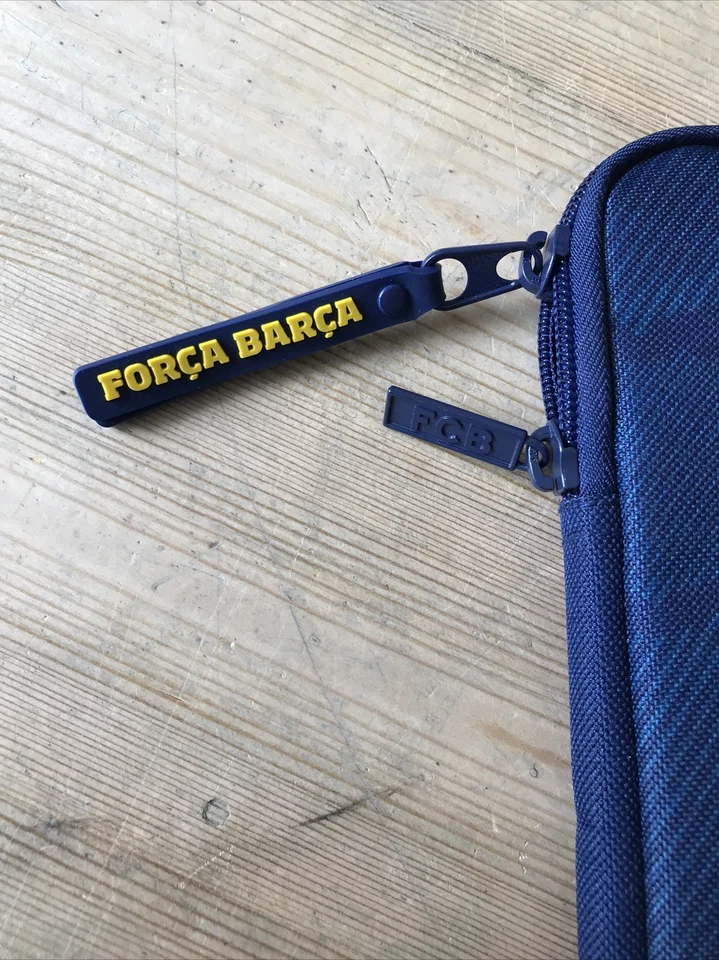 (M) New FC Barcelona Tablet Cover (10.6 Inches) BNWT - Image 3 of 4