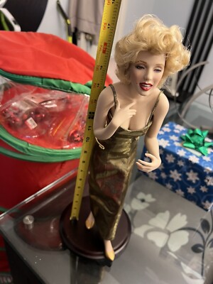 Franklin Mint Marilyn Monroe Porcelain Doll 18
