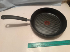 NEW T-FAL ULTIMATE Hard Anodized ALUM TITANIUM NON STICK THERMO SPOT 10" FRY PAN