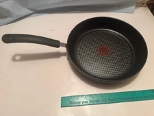 NEW T-FAL ULTIMATE Hard Anodized ALUM TITANIUM NON STICK THERMO SPOT 10" FRY PAN