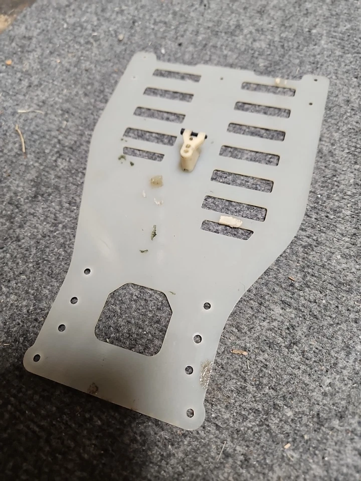 Vintage R/C Team Associated RC10L Pan Car Chassis - For Parts/Repair  - Image 2 of 4