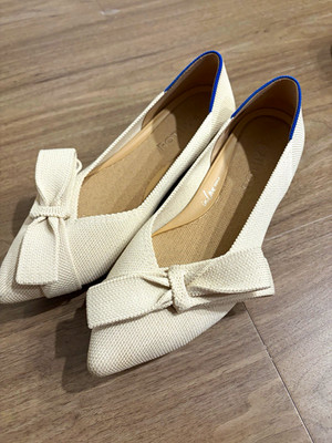 Rothy s Women s Knit Pointed Toe Bow Ballet Flats Slip-On Beige/Blue