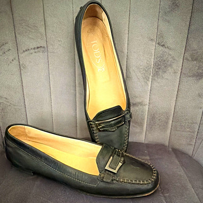 Tod's Damen Mokassins/Loafer aus Leder Schwarz EU 38 Slip-On Logo Schnalle