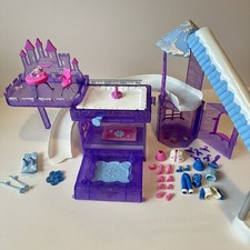 Vintage 2000s Polly Pocket Snow Cool Hotel - Ski Resort & Accessories