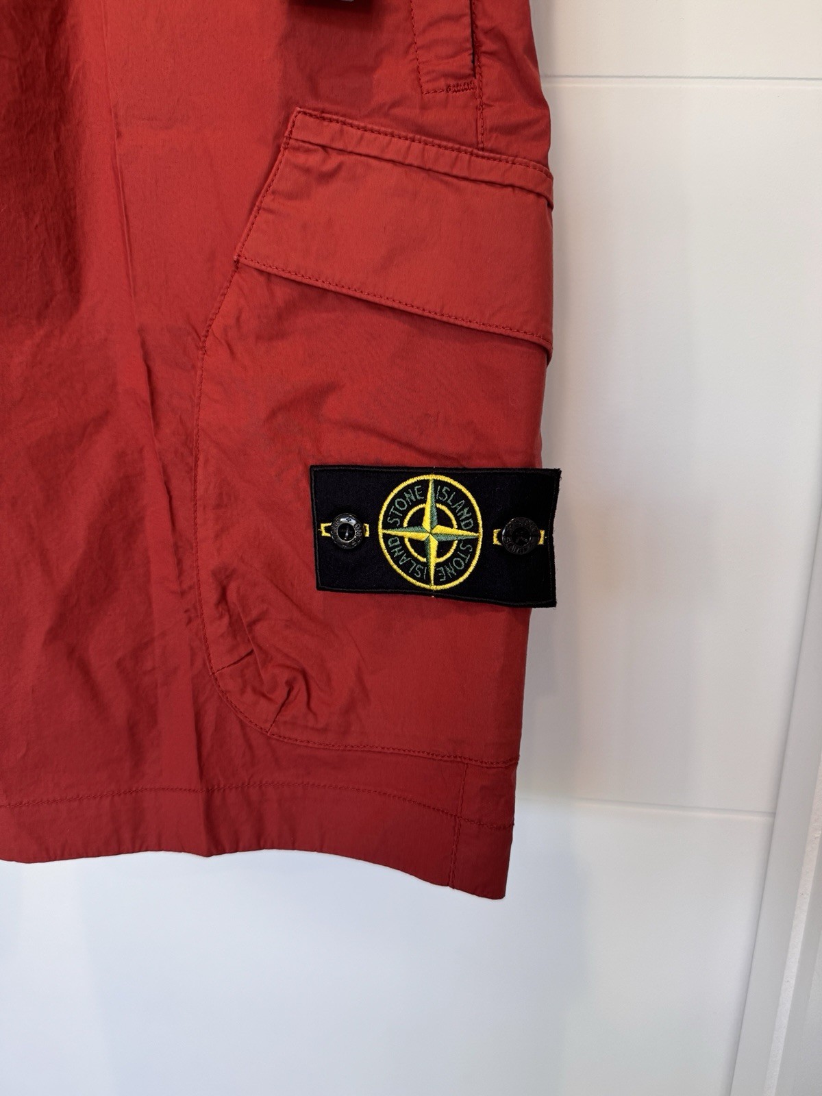 Stone Island Mens Red Bermuda Cargo Shorts Size 30 Type RE (fits 30-32) thumbnail 4