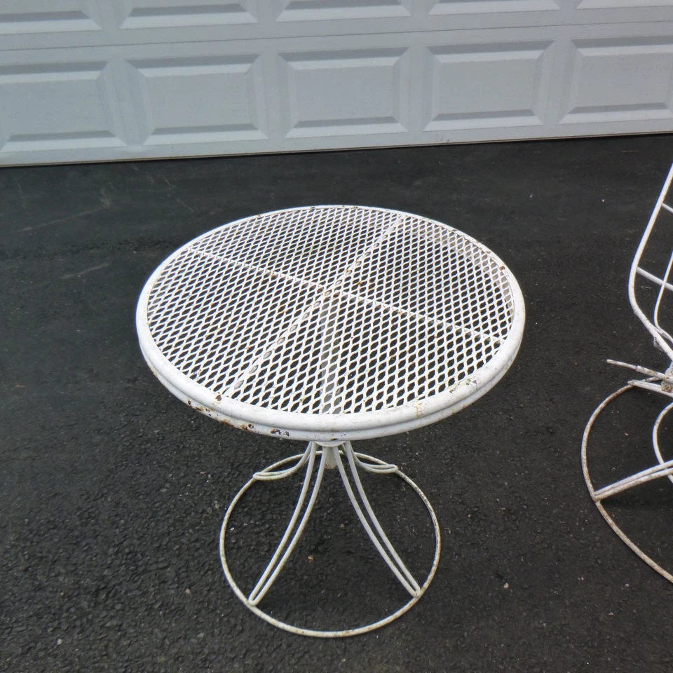 MEDIDORES DE SIGLO MODERNO HOMECREST ALAMBRE DE HIERRO GIRATORIO MECEDORA CHAISE LOUNGE CON MESA Foto 2 de 4