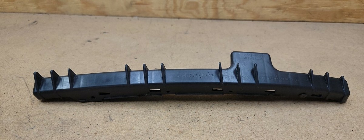 2017-2018 Kia Forte Forte5 Front Bumper Grille Upper Retainer RH