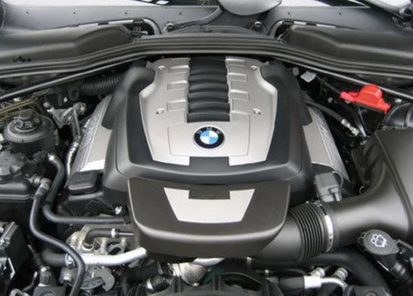 Bmw 2024 motor 750