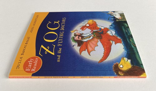* ZOG AND THE FLYING DOCTORS PB Early Reader Book Julia Donaldson - NEW *CREASE* - Picture 2 of 10
