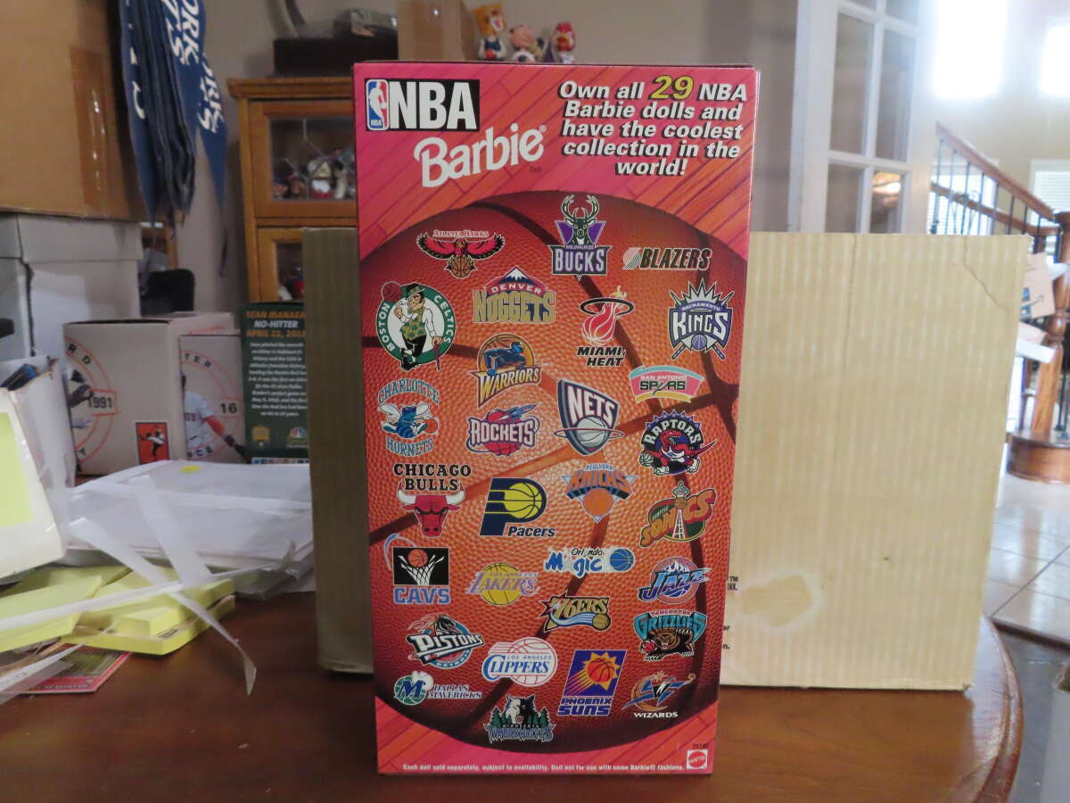 【限定】Barbie NBAコラボ新品未使用未開封 Amazon.co.jp: NBA Los Angeles Lakers Barbie バービー 人形