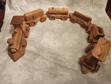 VTG Hand Crafted Wooden 5 Piece Train Set Toy Made From Solid Wood