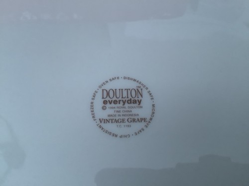 ROYAL DOULTON GRAPE PLATTER & CASSEROLE BAKING DISH - Picture 17 of 17