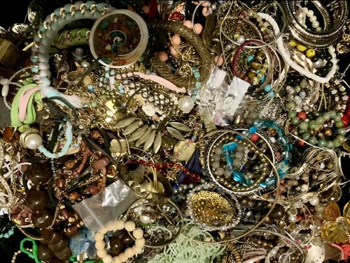 Vintage Modern Craft Broken Rhinestone Costume Jewelry Lot 2 lbs Lot Silver Gold - Picture 9 of 17