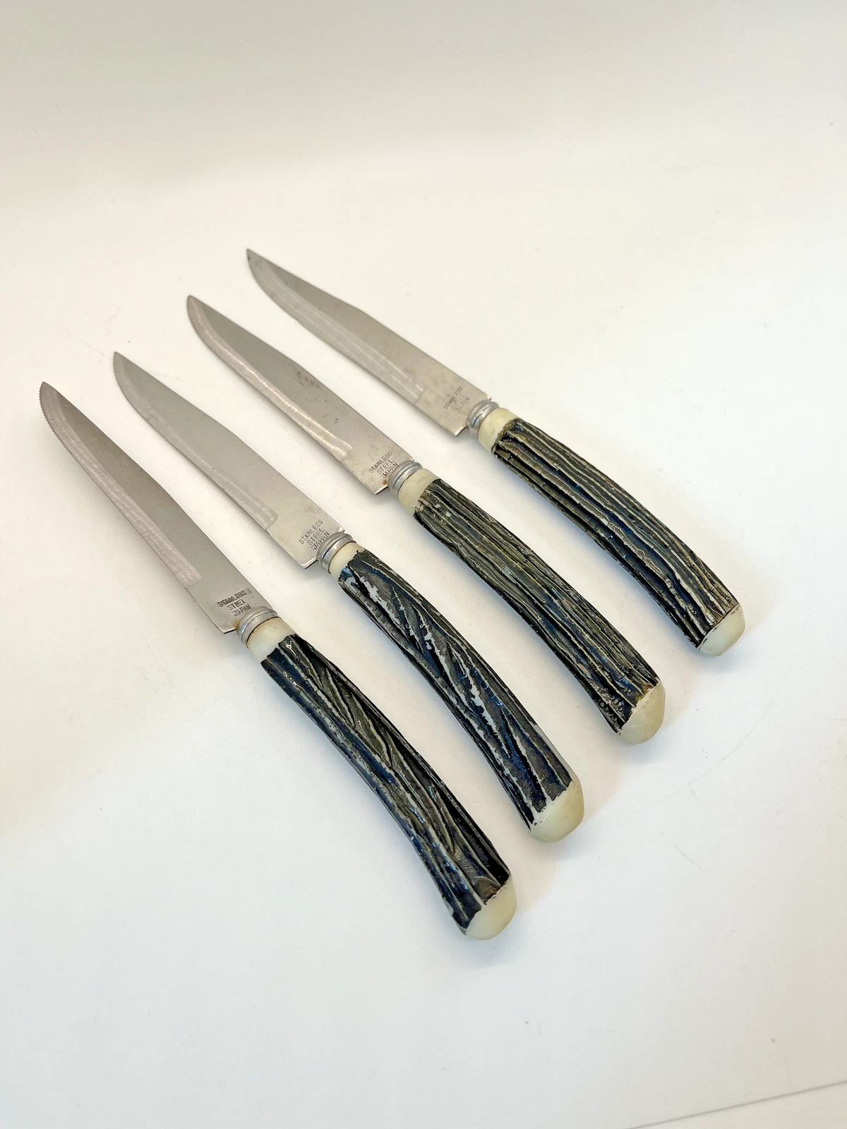 4 Japanese Stainless Steak Knives Serrated Bakelite Handles Vintage