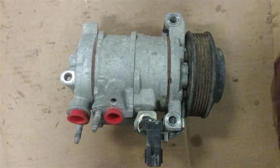 2010 Chrysler Sebring/Dodge Avenger ar condicionado A/C compressor CA  - Imagem 2 de 4