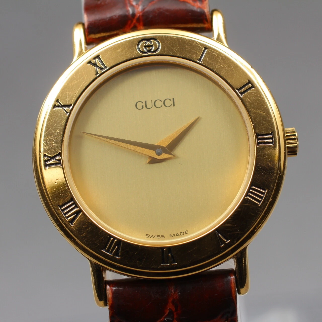 [Presque comme neuve] Montre pour femme Gucci 3000,2,L 26 mm cadran doré à quartz du JAPON