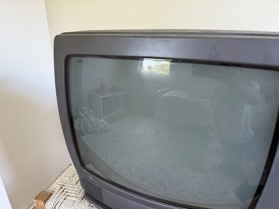 🍊TV CRT General Electric GE 19" 1994 de colección | Modelo 19GT311 ¡Para juegos retro! Foto 4 de 4