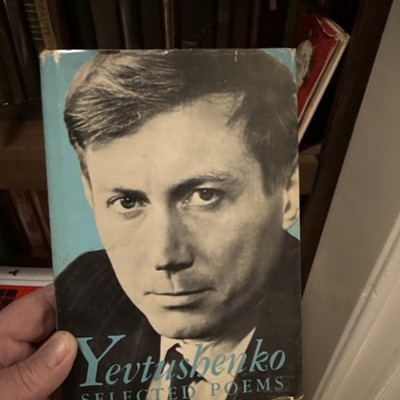 Selected Poems by Yevtushenko
