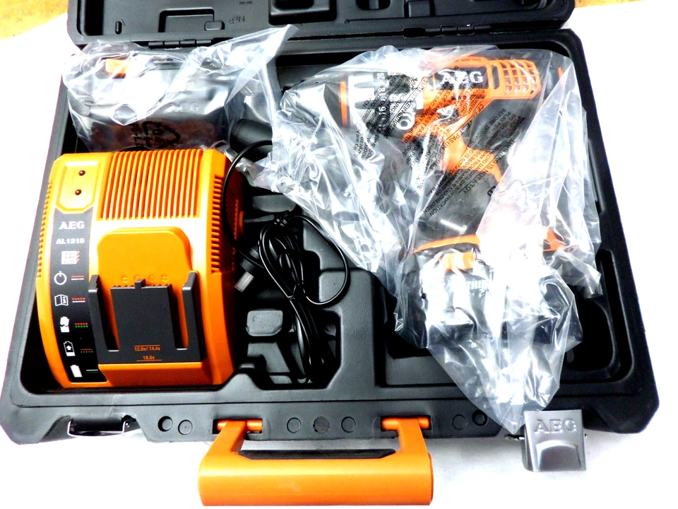 AEG 18 Voltios DE ALTA RESISTENCIA TALADRO PERCUTOR AEG-TPC18 + 2 Baterías + Cargador + Estuche Nuevo Foto 2 de 4