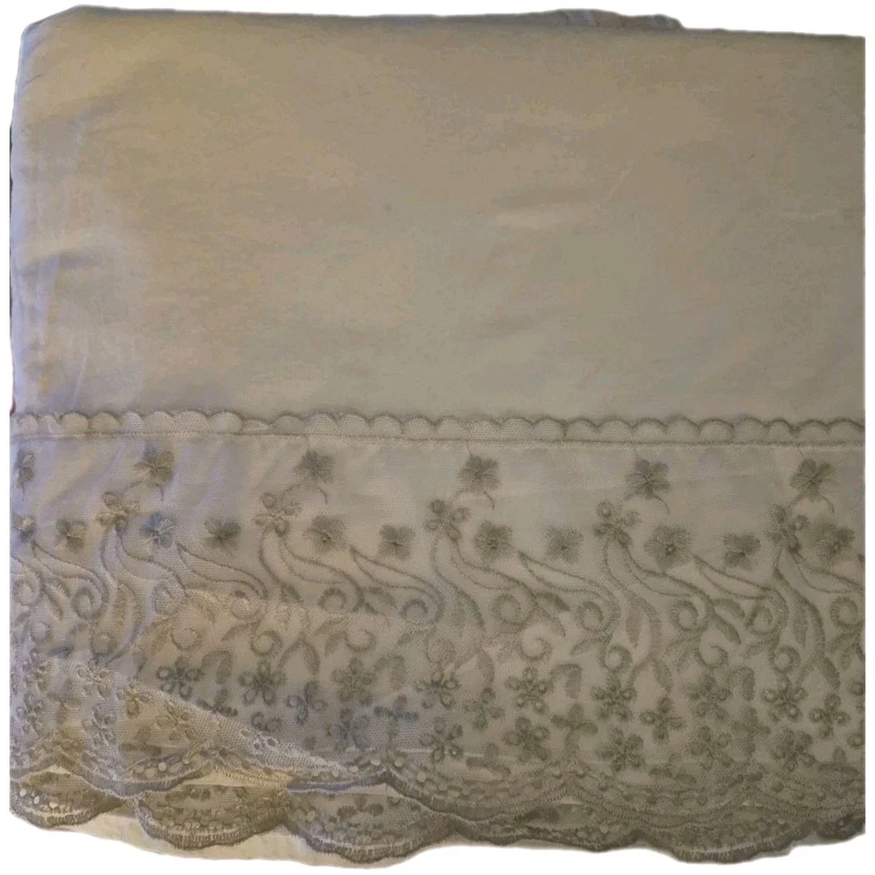 Belle Epoque QUEEN Lençol Plano Branco Cinza Acabamento de Renda 1 Peça 100% Algodão 86x102” Excelente Estado Usado - Imagem 2 de 4
