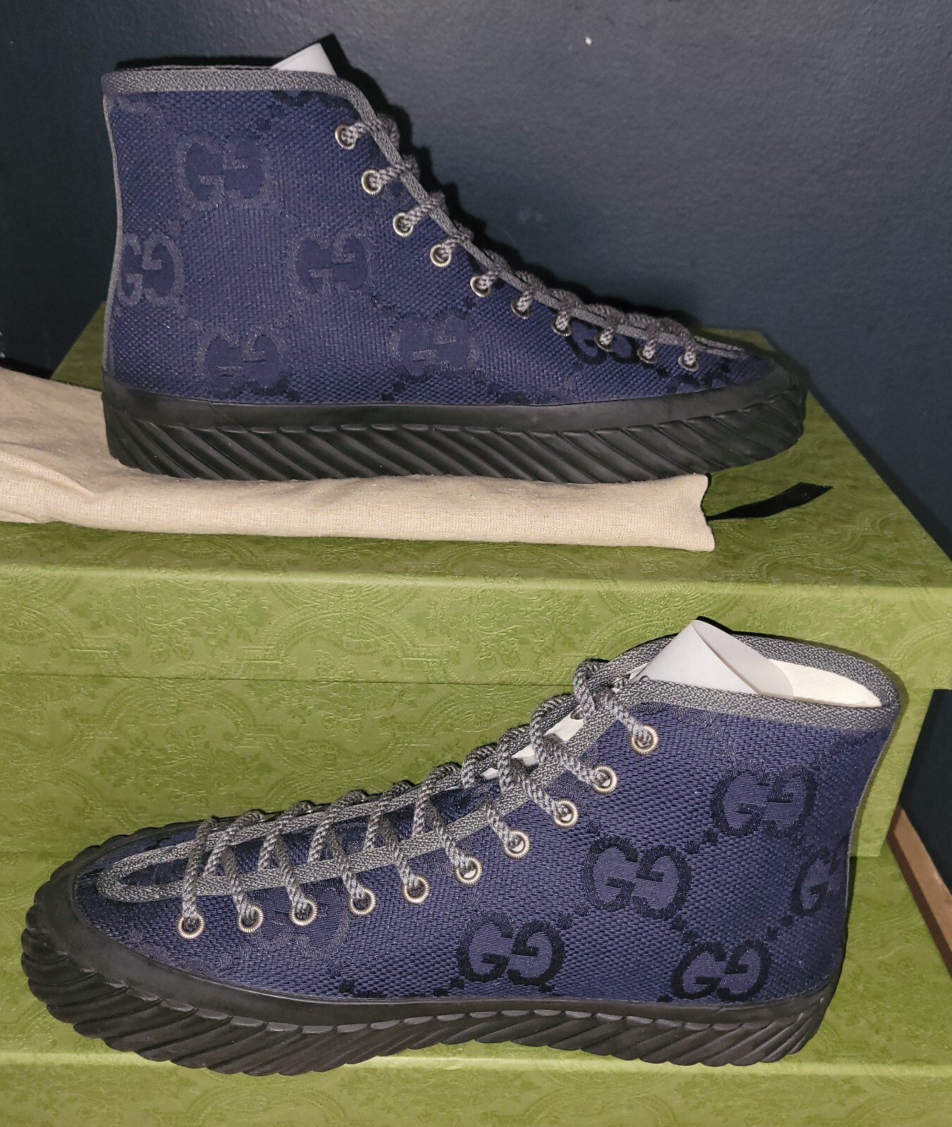 Picture 4 of 5