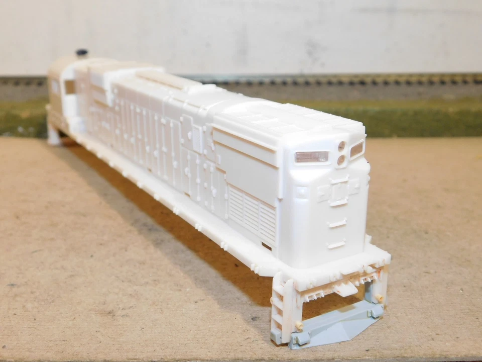 Tyco HO Parts Unpainted ALCO 630 Diesel Locomotive Shell - Image 2 of 4
