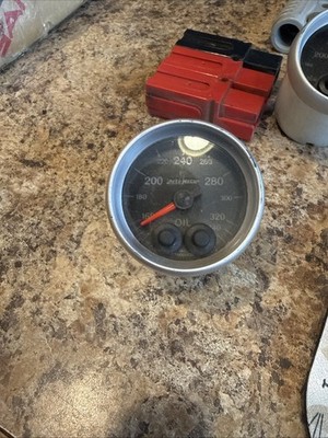 Autometer 5642 Elite Oil Temperature Gauge, 2-1/16'' 340 F