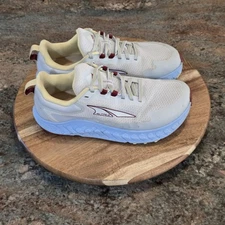 Altra Womens Outroad 2 - Womens Sz 7.5 - Athletic Trail Running Hiking Shoes