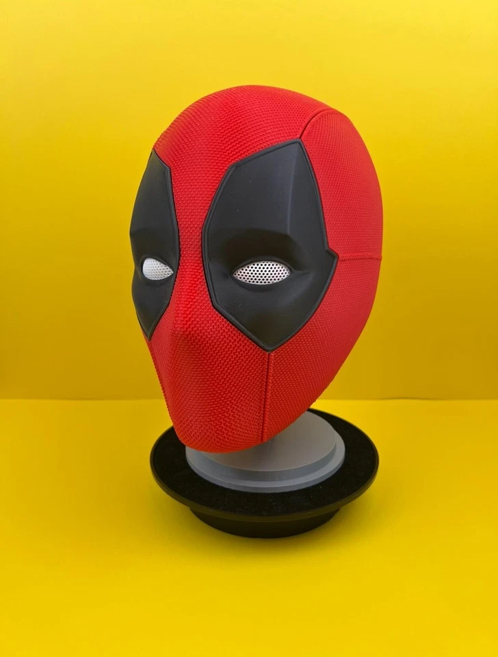 Lady Deadpool Cosplay Mask - Image 4 of 4