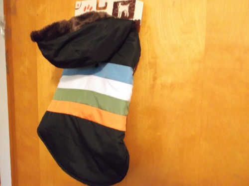 BRAND NEW QUAKER" BLACK w/ STRIPES DOGGIE COAT w/ HOODIE & HOOK & EYE CLOSURES - Picture 2 of 4