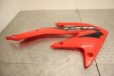 2005 HONDA CRF450R OEM RIGHT FRONT SIDE FAIRING COWL TANK SHROUD