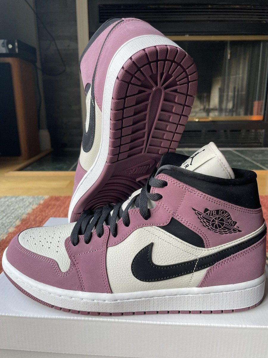 ☆送料関税込☆Nike Air (W) Jordan 1 Mid SE Light Mulberry☆ Nike Air Jordan 1 Mid SE Light Mulberry (W) - Size 11.5W