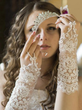 New Bridal Gloves Lace Beaded Glass Beads S/M Ivory