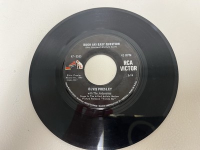Elvis by Request. It Feels So Right / Easy Question. RCA Victor vintage vinyl