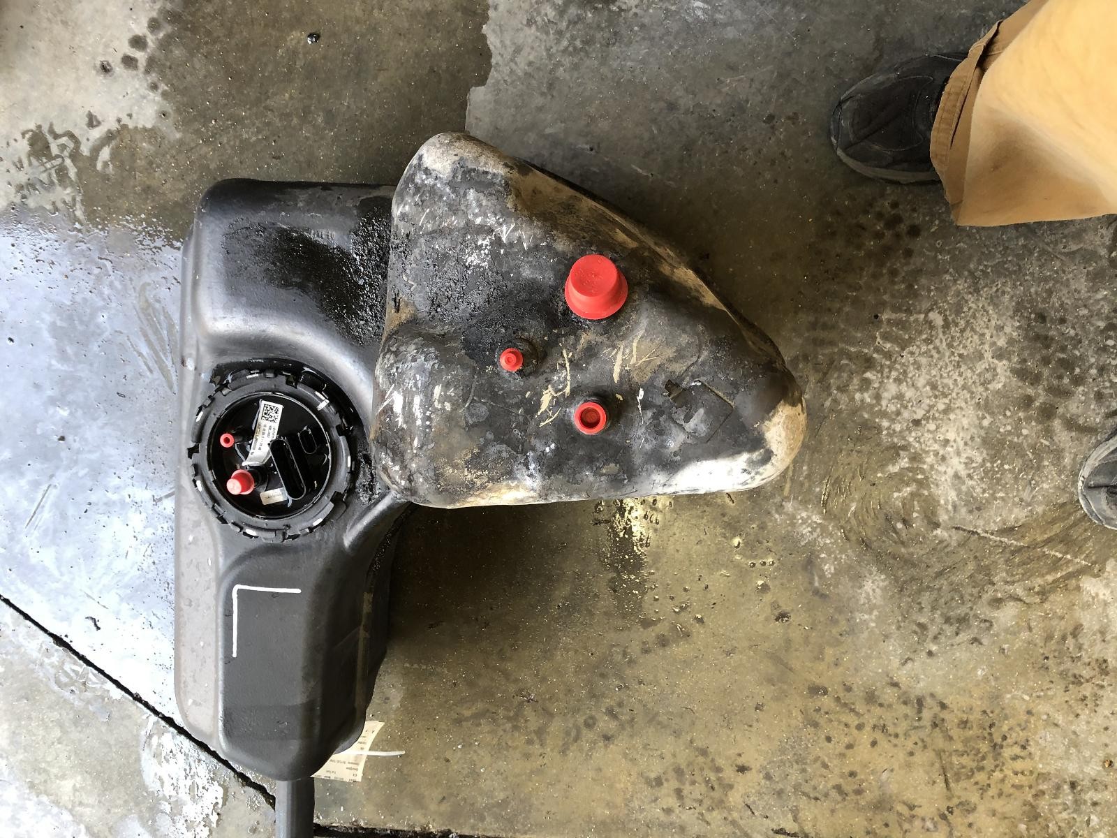 2018 LAMBORGHINI HURACAN RIGHT PASSENGER FUEL TANK; 5.2L, V10; w/o pump