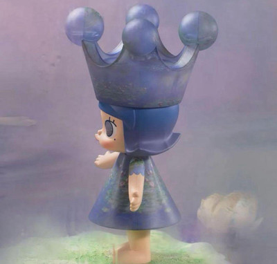 MEGA  MOLLY 400% Monet-Les Nymphéas POP MART MEGA ROYAL MOLLY 400% Monet-Les Nymphéas - POP BOX