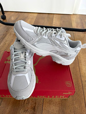 Puma Milenio Tech Suede Sneaker Y2K Grau/Wei�...