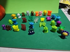 LOT OF 31 Magic Box GoGo Crazy Bones Figures 