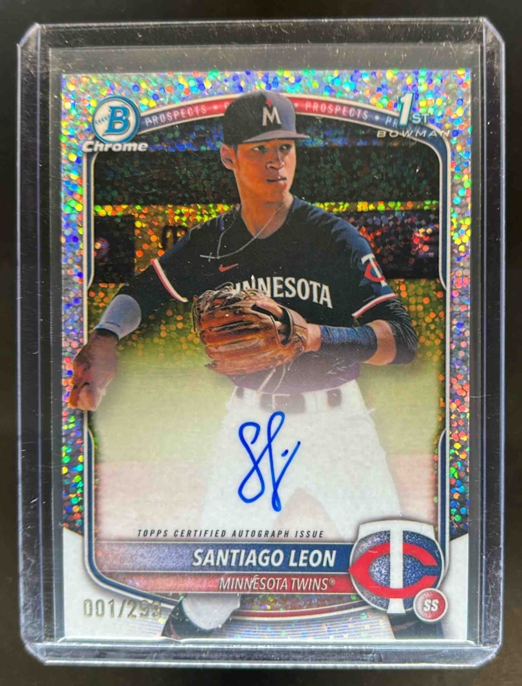 2025 Bowman Chrome Santiago Leon Auto Speckle Refractor 1st Prospect #1/299