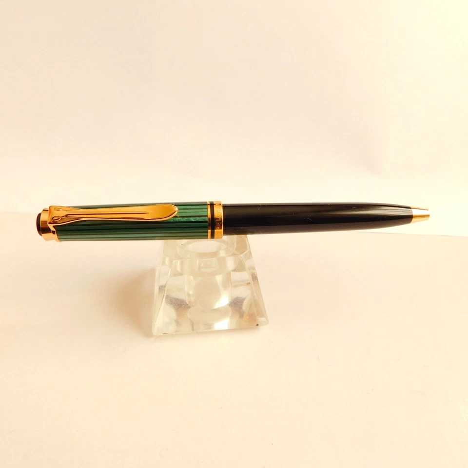Raro bolígrafo Pelikan Souveran K300 negro/verde y dorado Alemania Foto 4 de 4