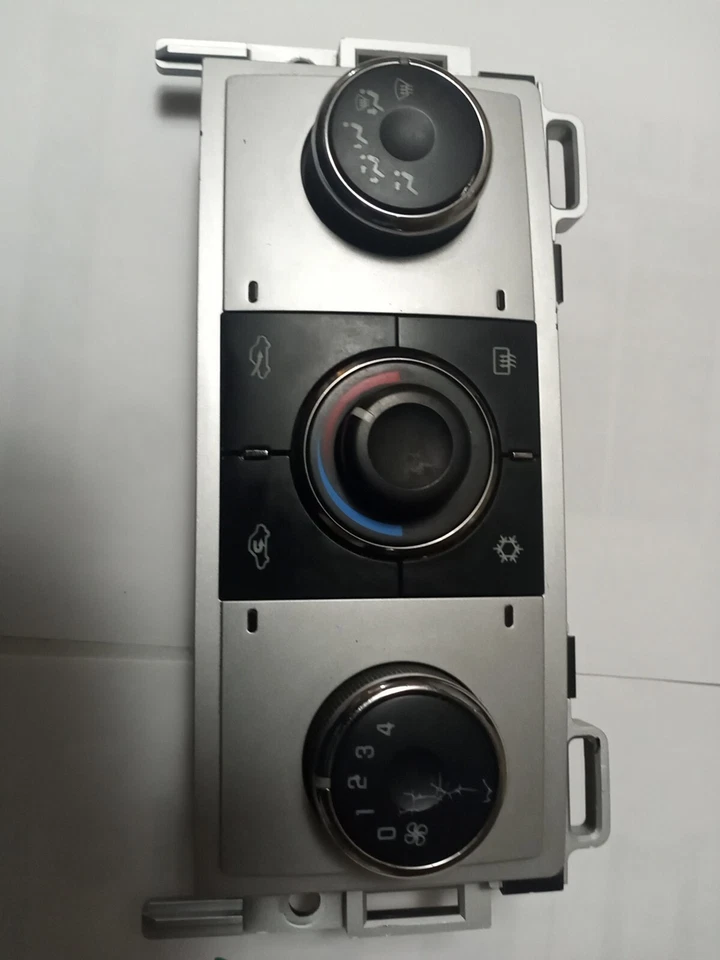 Malibu/Aura 2007-2012: Interruptor de control de clima OEM: aire acondicionado descongelación térmica plateado Foto 2 de 4