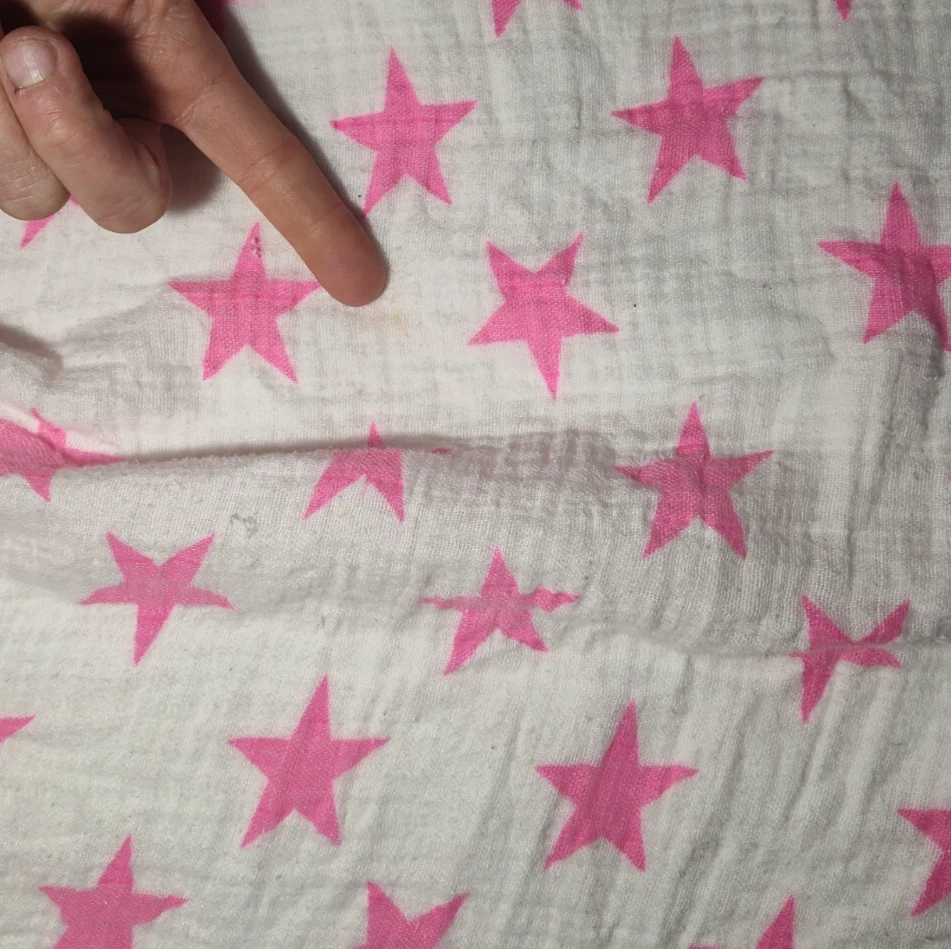 Manta Aden + Anais Hot Pink Star Baby Muselina Blanca Algodón 45" Niña Foto 3 de 4