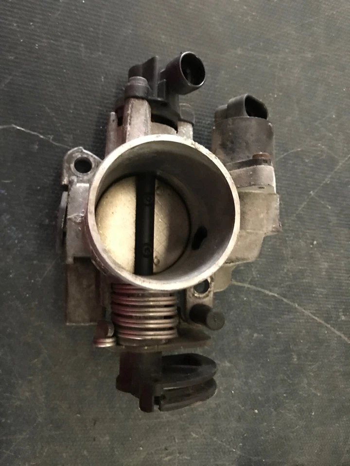 Корпус дроссельной заслонки 96 97 Saturn SC1 SC2  - Изображение 2 из 2