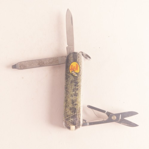 Victorinox Swiss Army Knife Classic SD 58mm BASS PRO SHOPS BASS SCALES Green - Picture 2 of 5